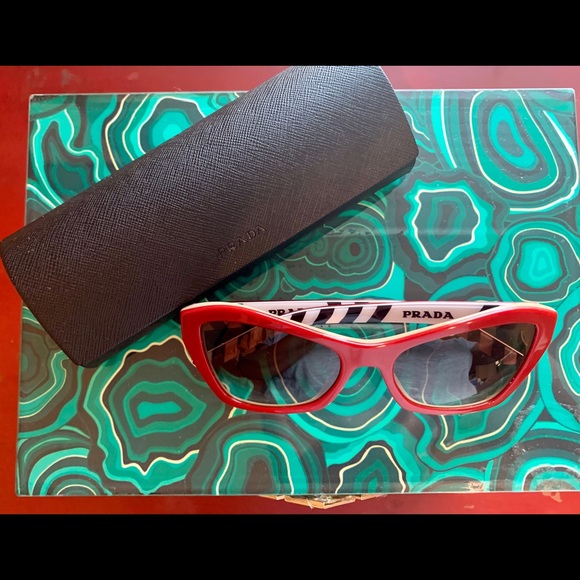 New Authentic Prada SPR 07X 543-6S1 - Picture 2 of 9